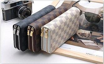 Кошельки, визитницы и носимые аксессуары