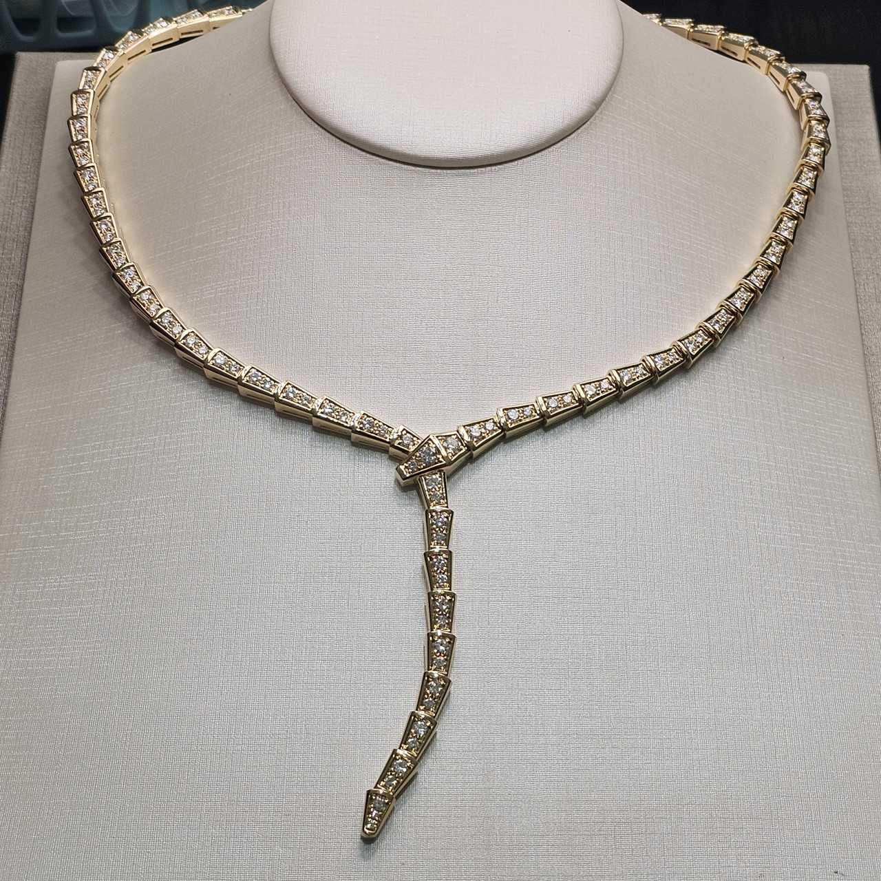 Золотое колье с бриллиантами 6,59Ct 4/4А, 51,38гр, размер 45