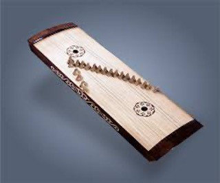 Лиза Энн жаттығу залында суретке түсуде