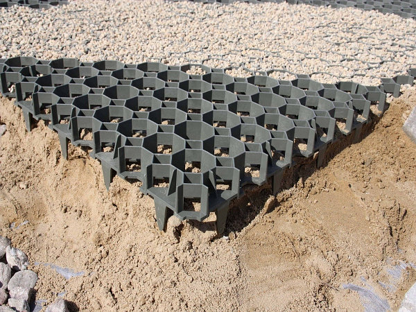 Газонная решетка 50х50х5 см STELLA GREEN SG3 черная, Польша: купить в  Казахстане с доставкой. садовые дорожки от "SEKATOR.KZ" - 118464000