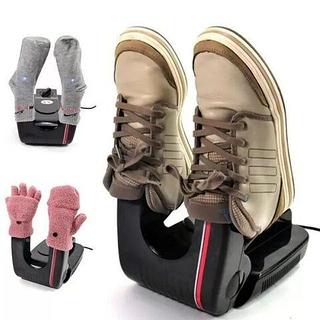 Әйелдердің бөкселеріндегі саусақтар мен заттар