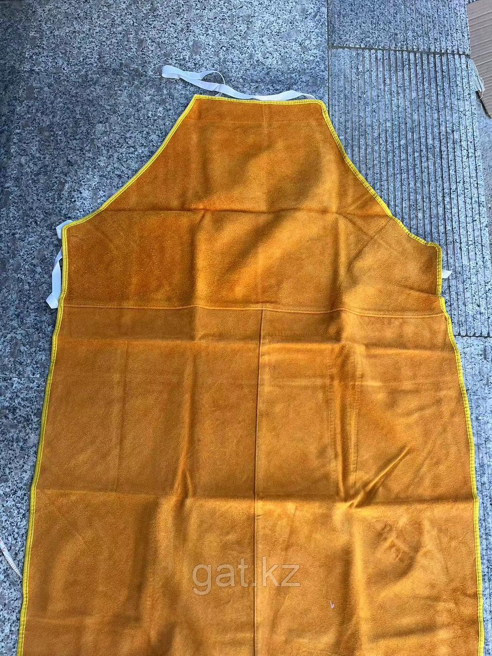 Фартук спилковый, размер 70-100 см.