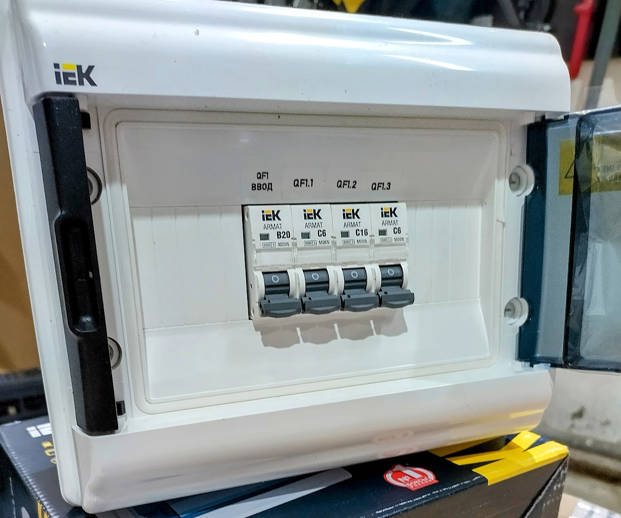 Щиток осветительный (ЩАО) ОЩВ9-3-16-10-П 16А 4.5кА 400/230В IP55 IEK, фото 1