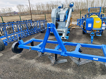 Плоскорез-глубокорыхлитель навесной ПГН-3