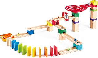 Hape развивающий игровой набор-трек «Съезд шариков с домино»
