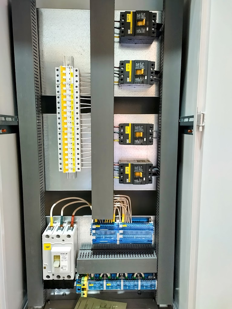 Пункт распределительный ПР8406-1135 250А 50кА 400/230В IP66 IEK (медь) (ПР1,2), фото 1