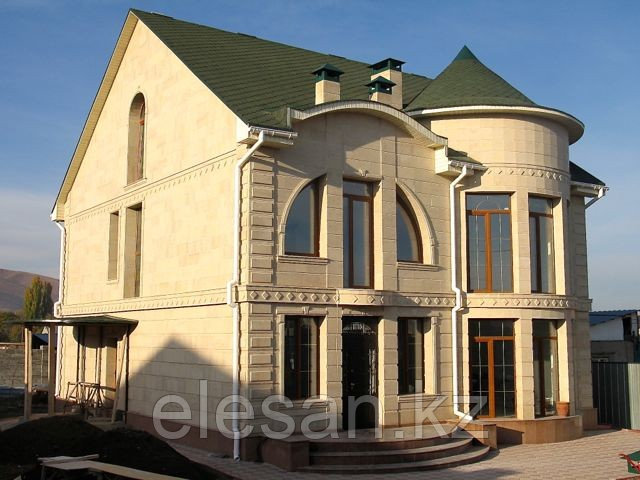 Подшивка карниза крыши, монтаж сайдинга, софита в Алматы