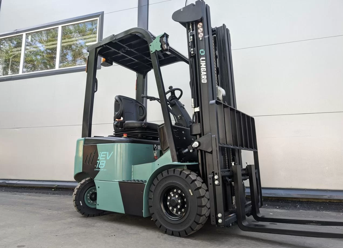 Погрузчик вилочный электрический LIMGARD iEV18 (LI-ION, 2F300, SS, ST, F-1070, 205 Ah, четырехопорный)