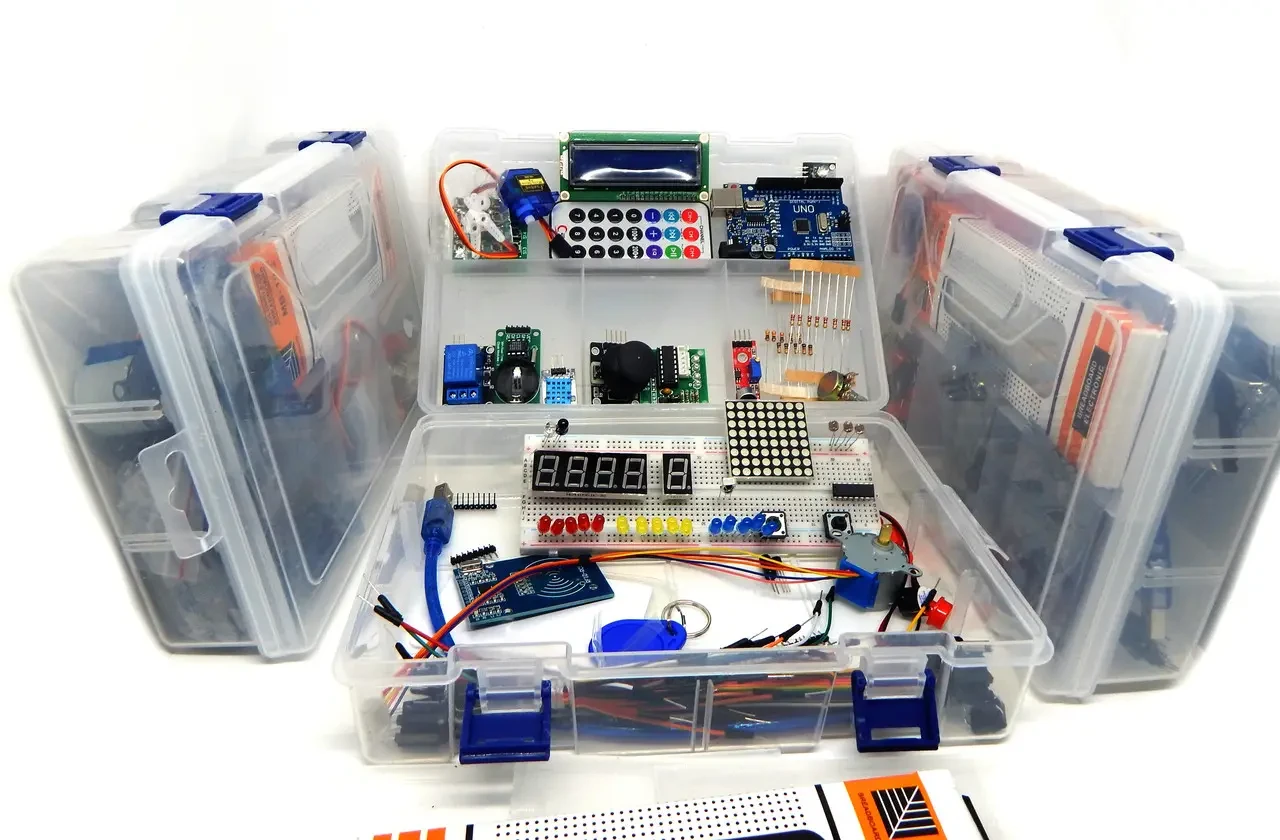 Набор для изучения Ардуино Arduino Uscience Pro Kit