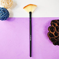 Кисть для макияжа румян пудр консилеров (21 см)