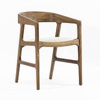 Стулья на деревянном каркасе