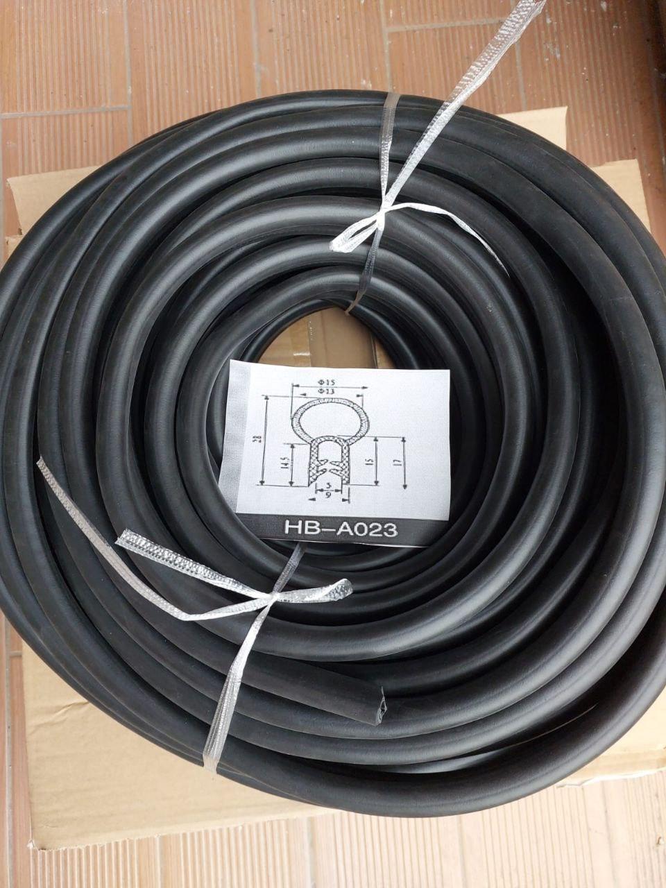 Уплотнитель вставной с металлом на багажный проем HB-A023