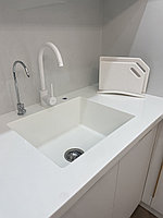 Столешницы для кухни из акрилового камня