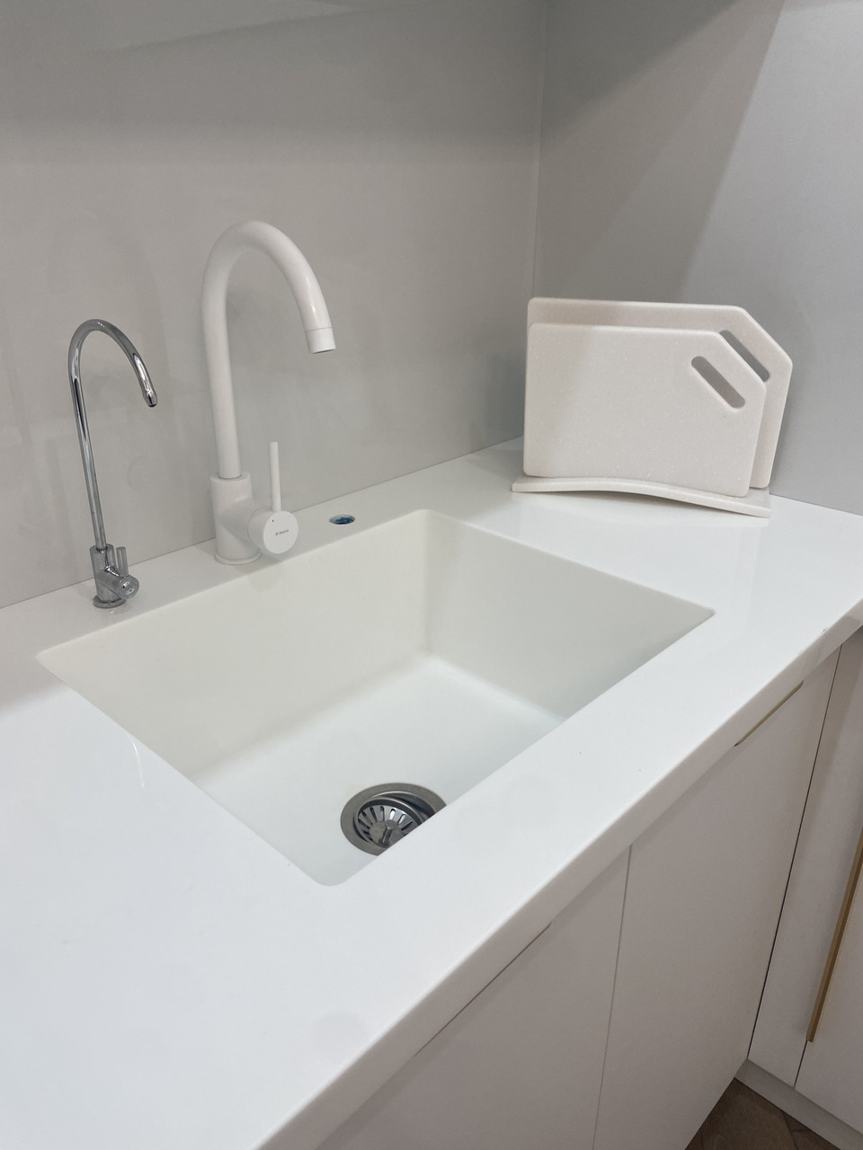 Столешницы для кухни из акрилового камня - фото 1 - id-p110593351