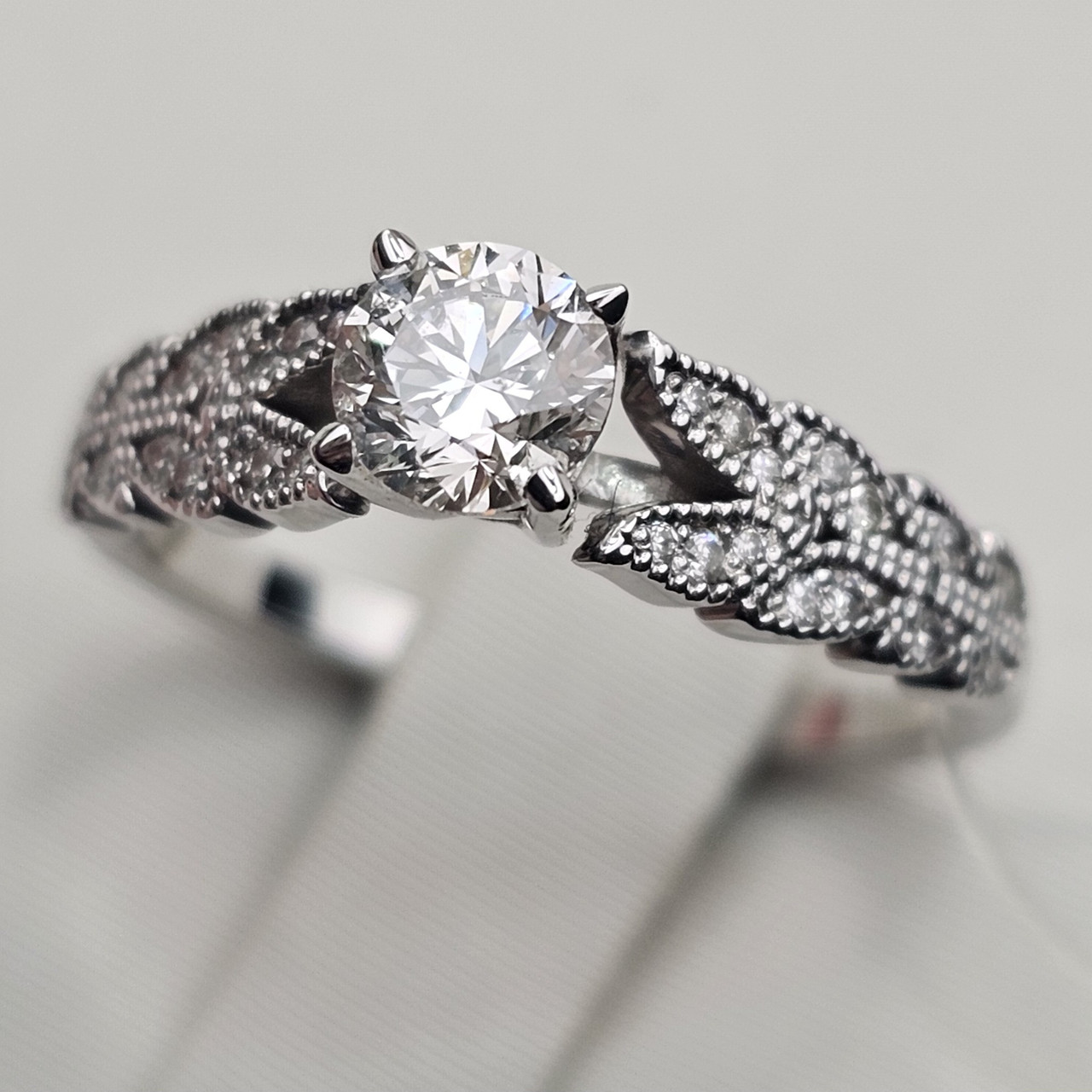 Золотое кольцо IGI 16,5р с бриллиантом 0.59Ct SI1/I, G-Cut, фото 1