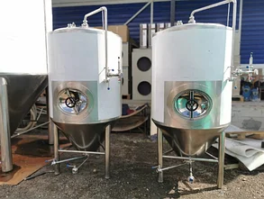 Цилиндро-конический танк ЦКТ-1000 1000 литров