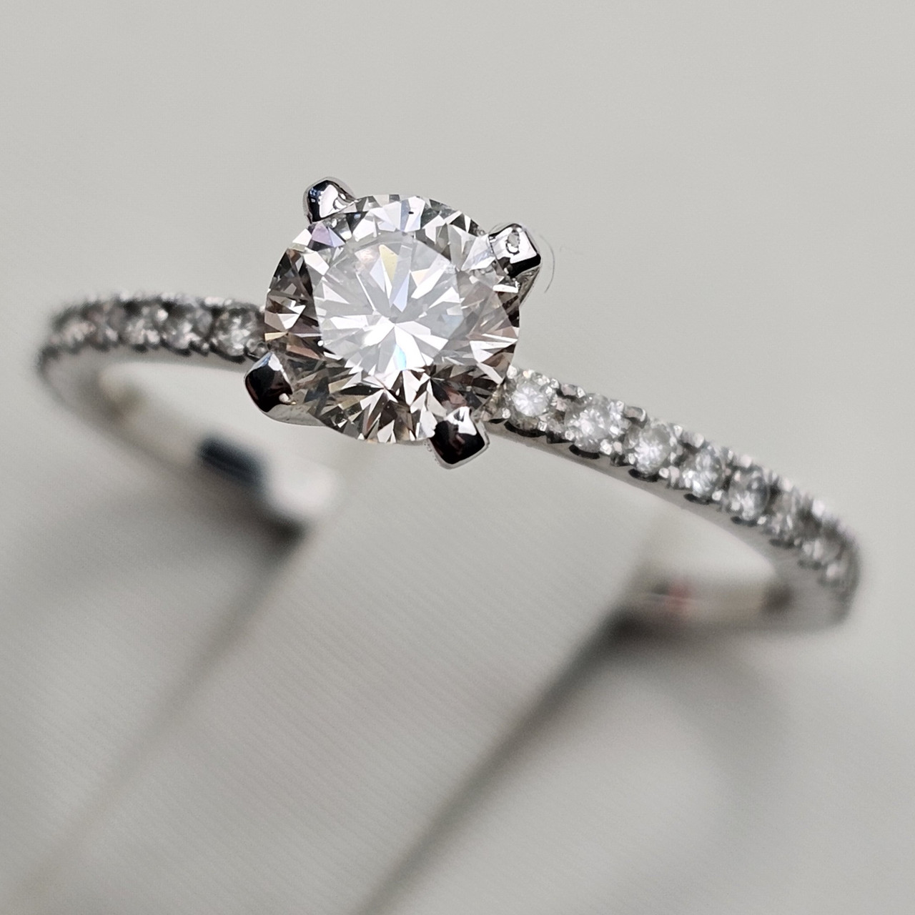 585 проба Золотое кольцо с бриллиантами 0.54 Сt VS1/J 0.2 ct VS1/J G-Cut, 17.2р. - фото 1 - id-p119538453