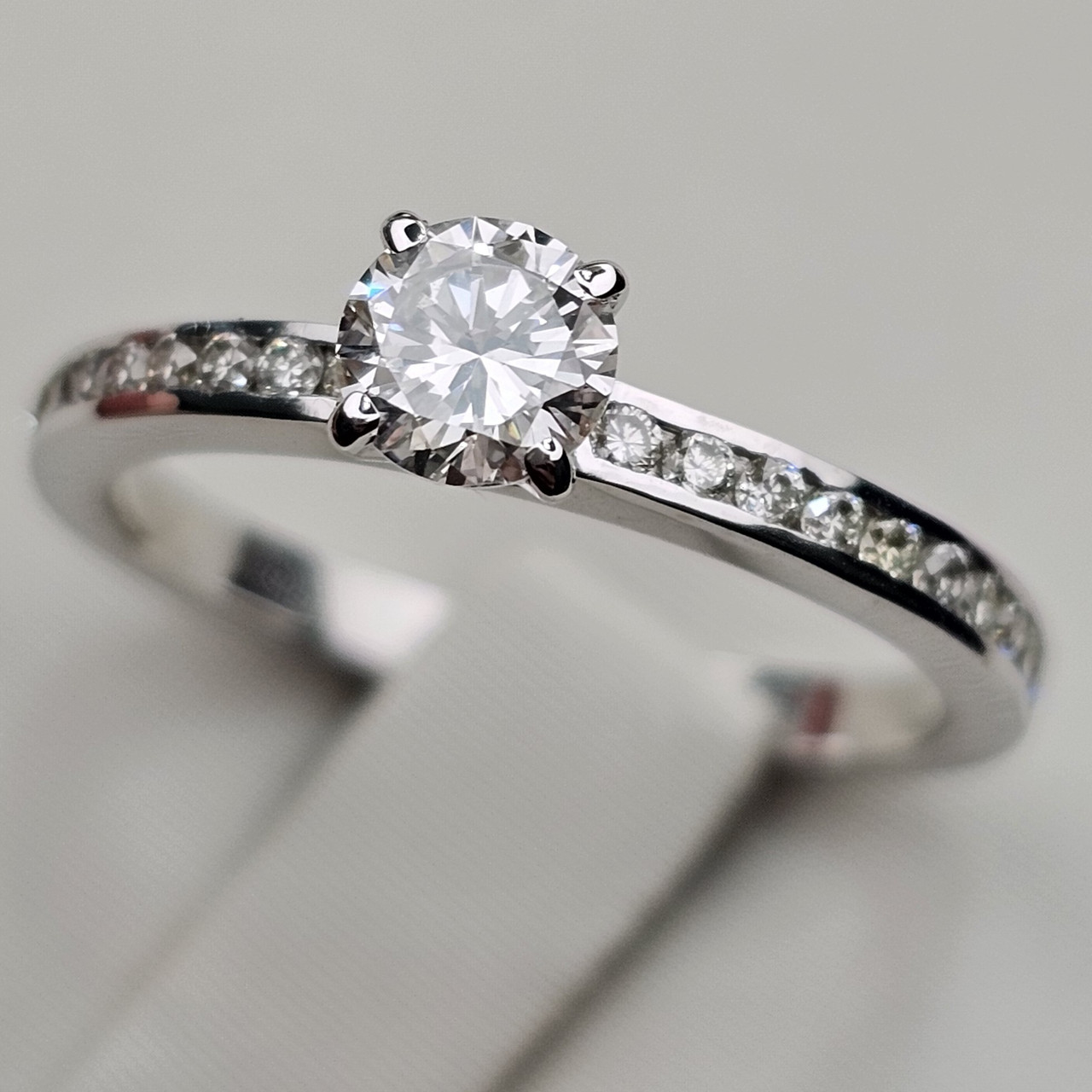 Золотое кольцо с бриллиантами 0.40Ct SI1/G Good-Cut, 0.22Ct VS1/G EX-Cut