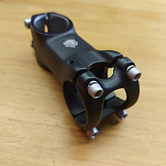 Оригинальный вынос руля "Haro" для безрезьбовой вилки. Диаметр 31,8 мм. на горный, скоростной велосипед. Mtb.