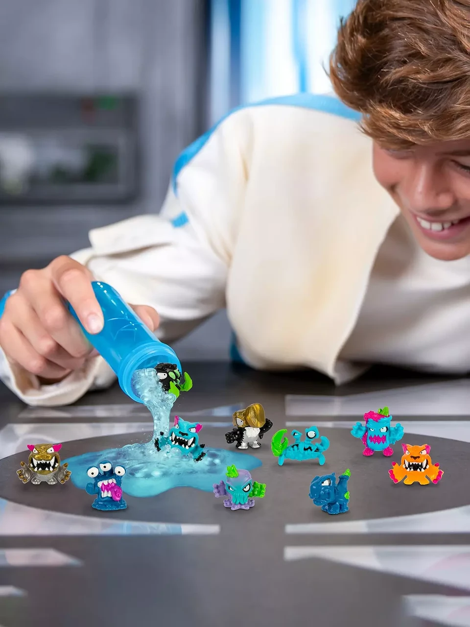 Лаборатория зверей MrBeast Lab Swarms Mega Lab