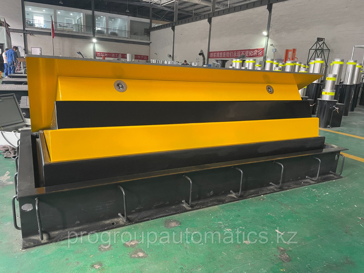 Дорожный блокиратор 6000мм.