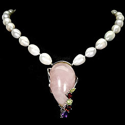 Колье с крупным натуральным Розовым Кварцем и Жемчугом