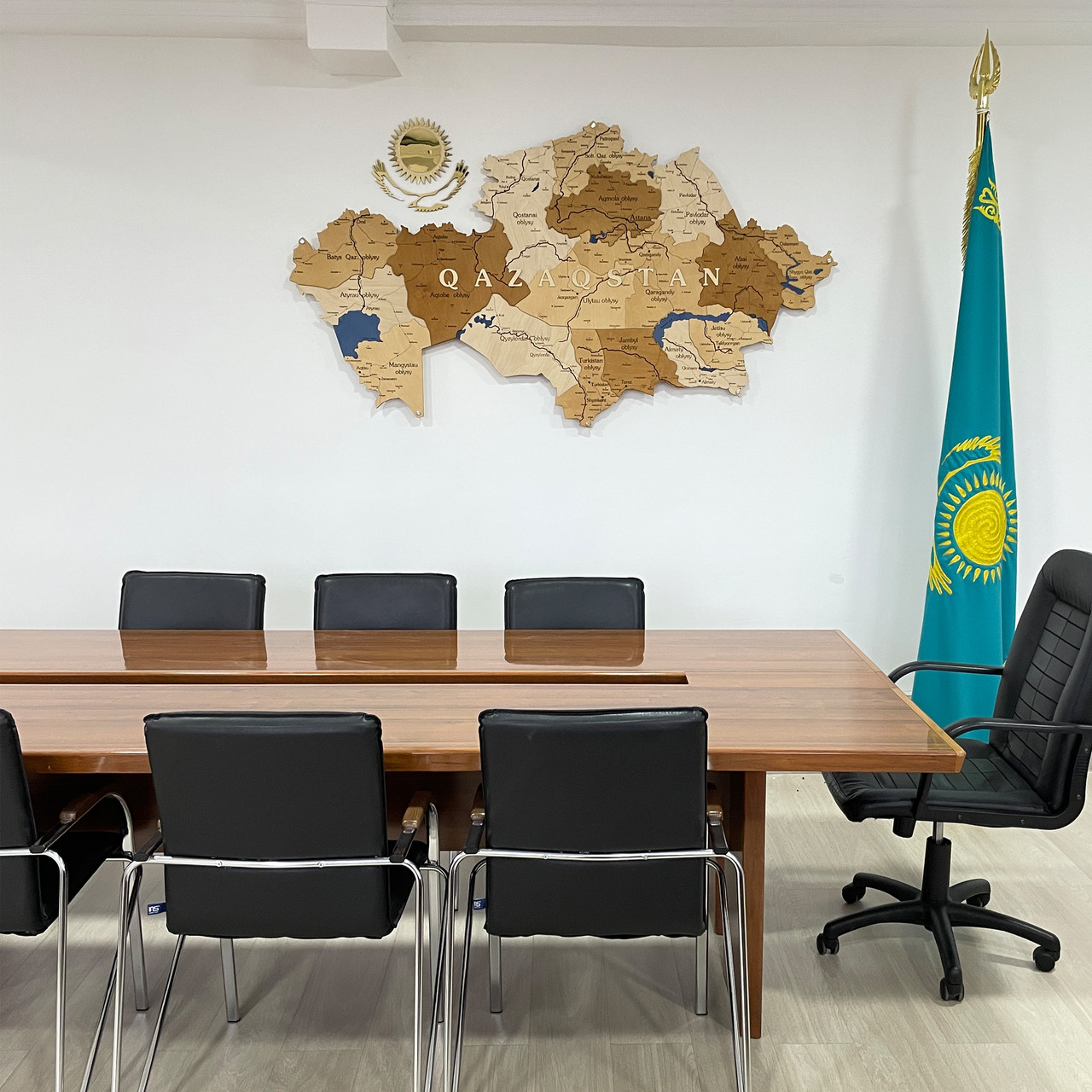 Деревянная карта Казахстана на стену с подсветкой