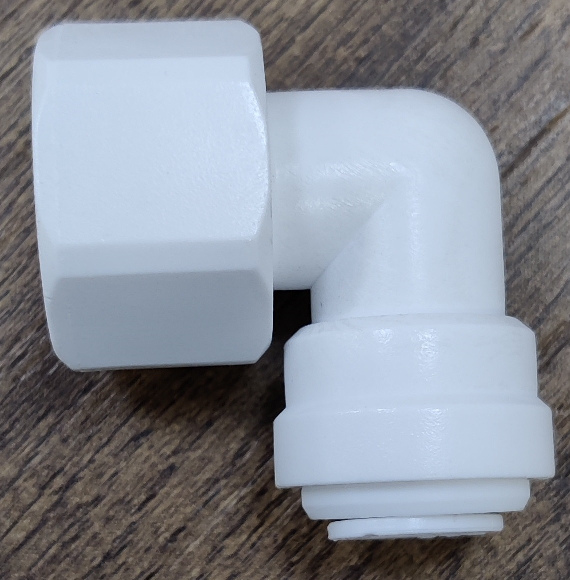 Фитинг угловой QT-14D 3/8" трубка(f) x1/2" резьба(f) комплект 25 шт.