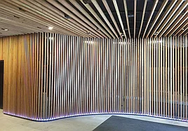 Кубообразный реечный потолок (реечная стена)