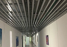 Кубообразный реечный потолок (реечная стена)