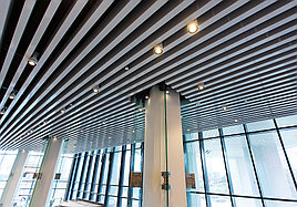 Кубообразный реечный потолок (реечная стена)