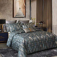 Стёганое жаккардовое покрывало, с наволочками.