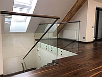 Стеклянные перила и ограждения