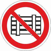Г 12	  Знак «Запрещается загромождать проходы  и (или) складировать» 