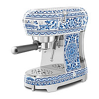 Кофемашина Smeg ECF02DGBEU (Dolce&Gabbana)