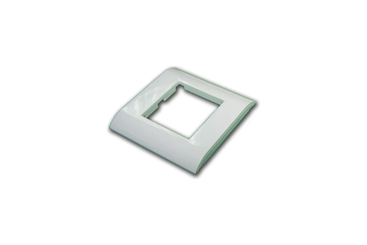 Пластиковая накладка на цоколь 45х45 белая LAN-FR45x45-WH