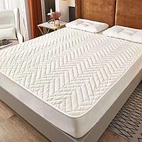 Наматрасник полуторного размера, 160х200 см., с резинкой.