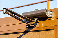 Дверной доводчик