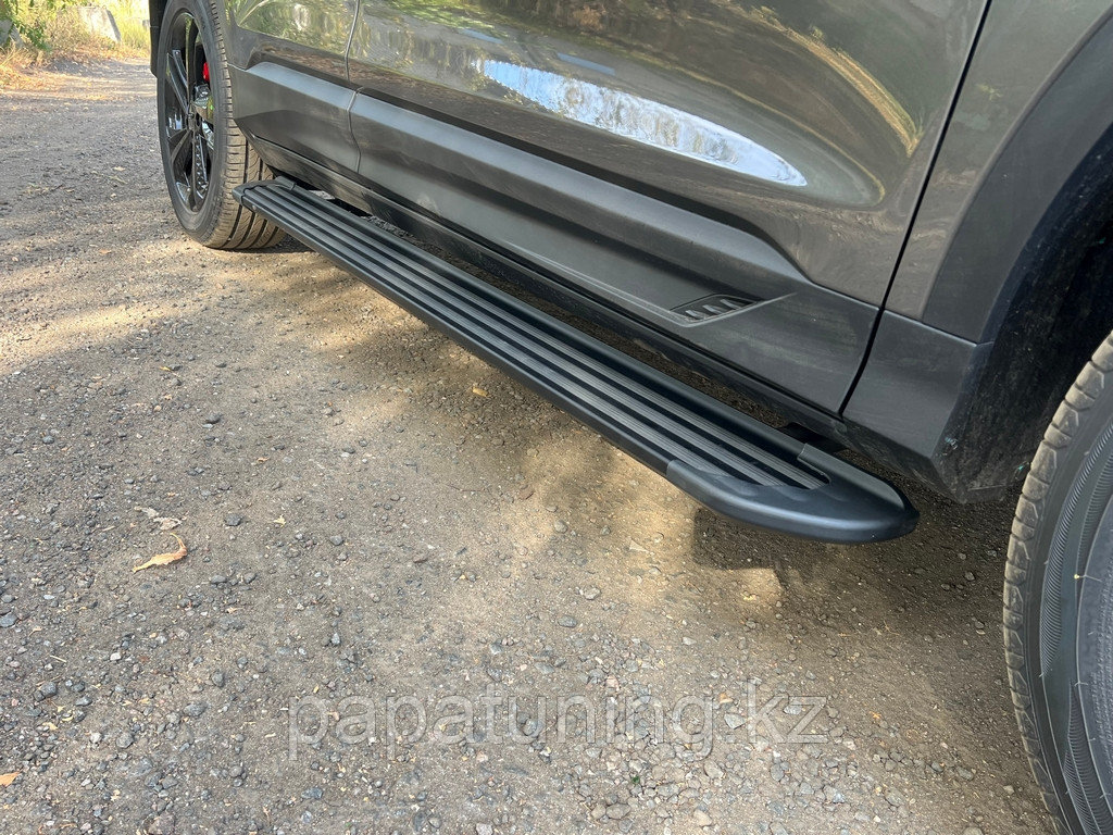 Пороги алюминиевые "Slim Line Black" 1720 мм ТСС для Geely Coolray 2024-, фото 1