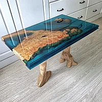 Кофейный столик из массива карагача и эпоксидной смолы 46.5х73 см
