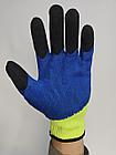 Акриловая зимняя перчатка с утеплением салатовая с синим двойным обливом латекса -20, фото 3