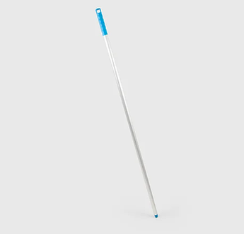 Рукоятка из анодированного алюминия с цветной насадкой.