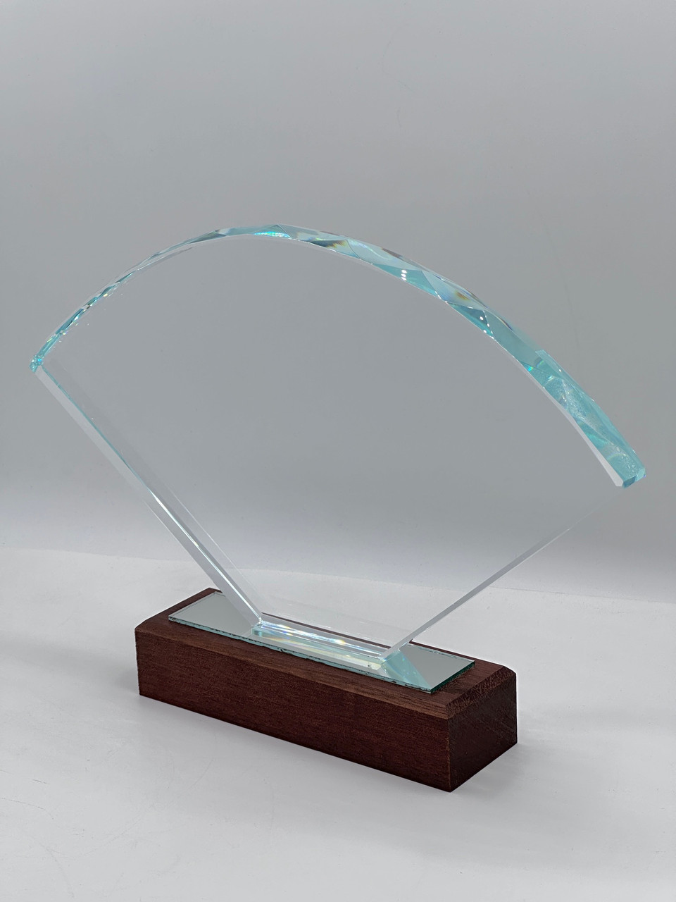 Статуэтка из стекла