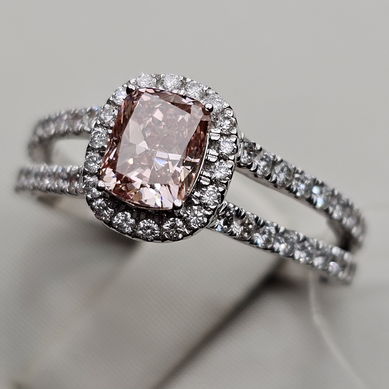 Золотое кольцо 585пр с lab grown бриллиантами 0.9Сt VVS1/Pink 0.56ct VVS1/F, EX 17,5р.