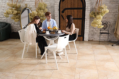 Клараның тұтас құйылған орындығы, ақ