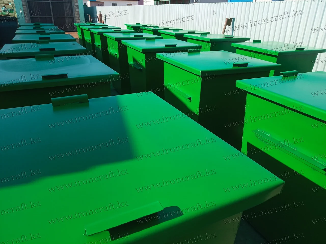 Мусорные баки железные, фото 1