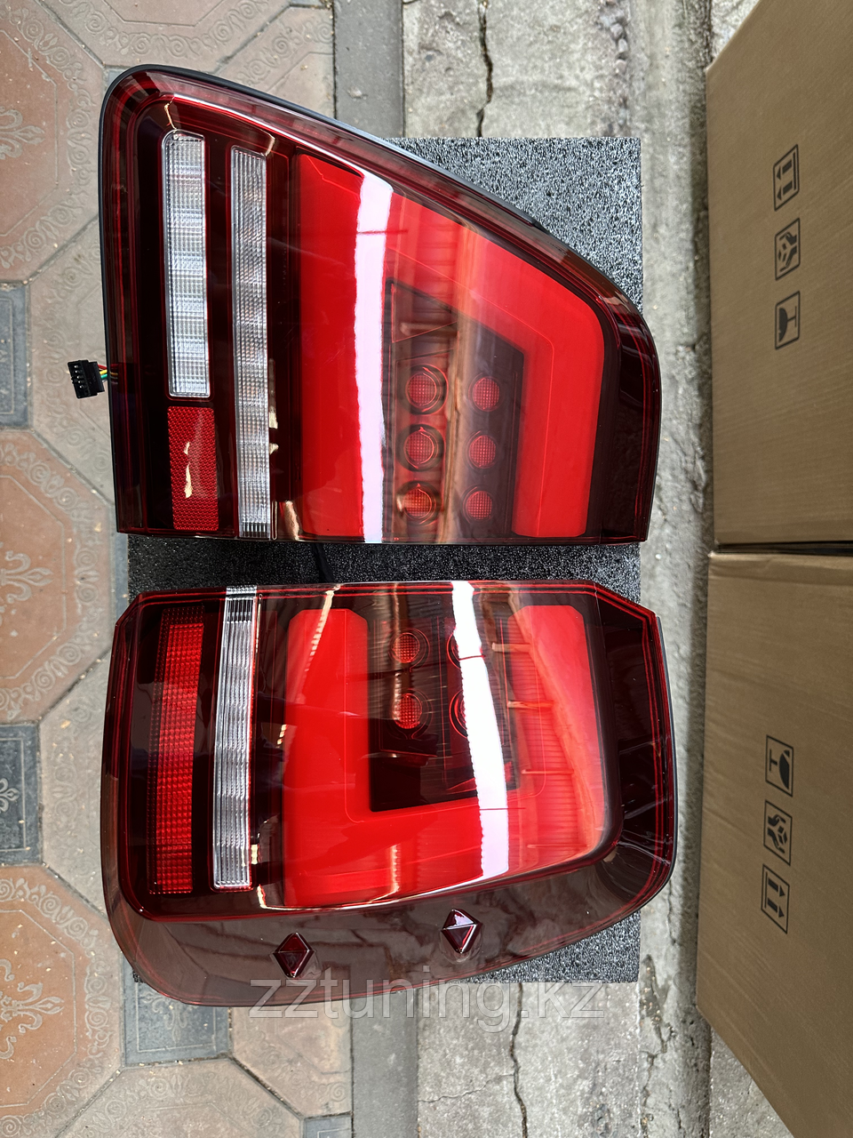 Задние фонари дизайн Land Cruiser 300 для Land Cruiser 100