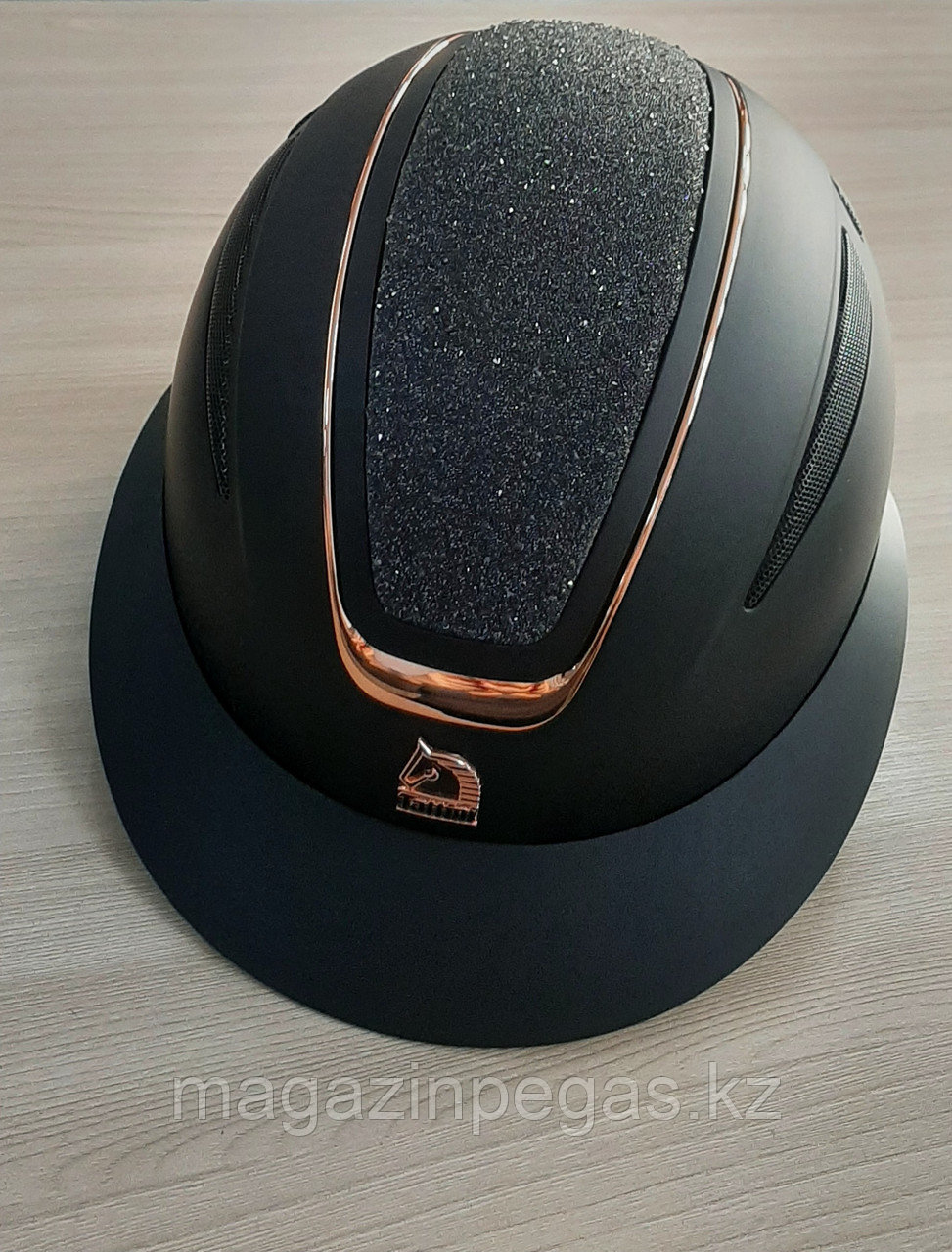 Шлем Tattini .