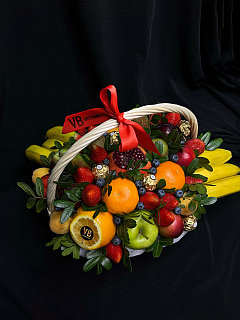 Фруктовая корзина с ягодами 30 см