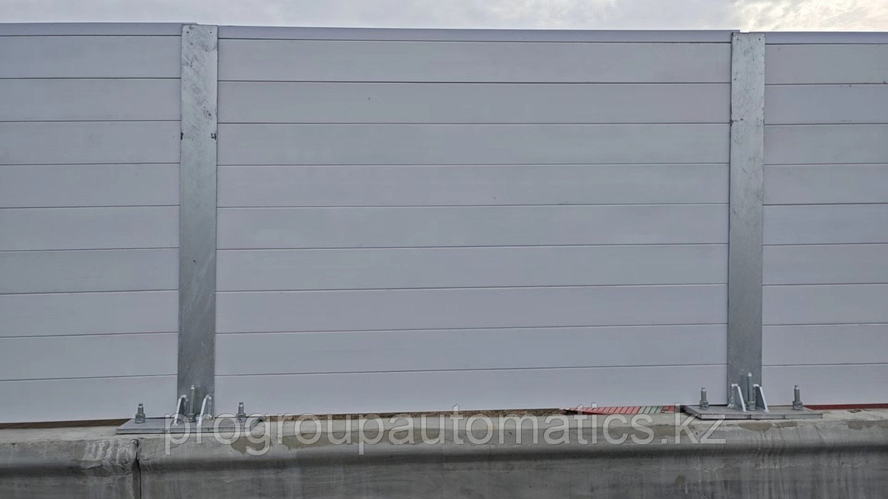 Шумоотражающее ПВХ ограждение (2500x2500)